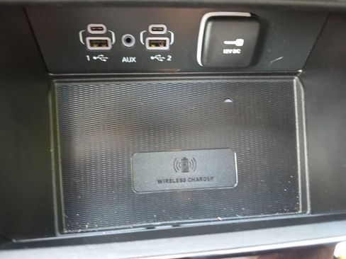 Used 2023 Jeep Grand Cherokee Overland w/ Luxury Tech Group IV AWD/4WD image 20