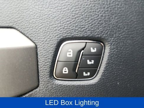 Used 2022 Ford F250 Lariat w/ Black Appearance Package image 22