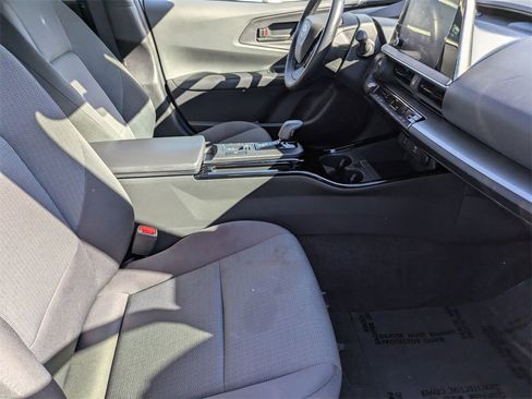 Used 2024 Toyota Prius LE image 30