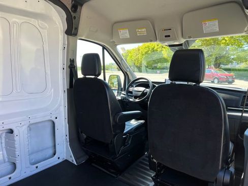 Used 2025 Ford Transit 250 148 Medium Roof RWD image 32