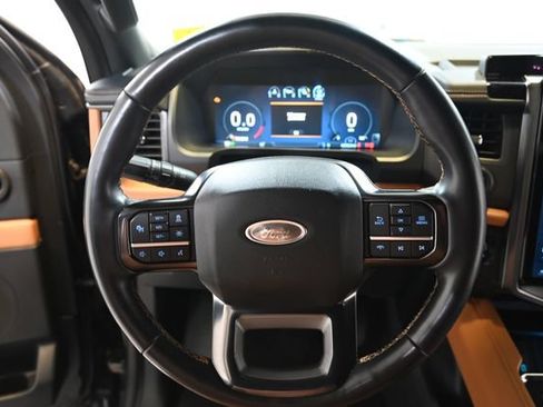 Used 2024 Ford Expedition Max Platinum AWD/4WD image 4