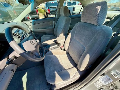 Used 2002 Toyota Camry LE FWD image 8