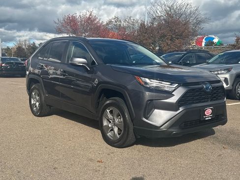 Used 2024 Toyota RAV4 LE image 10