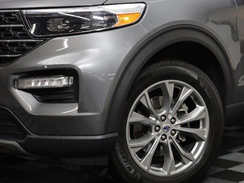 Used 2022 Ford Explorer XLT w/ Equipment Group 202A image 3