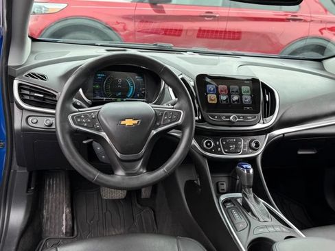 Used 2018 Chevrolet Volt Premier w/ Driver Confidence Package FWD image 4
