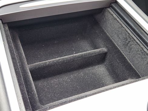 Used 2025 Tesla Model Y Long Range image 26