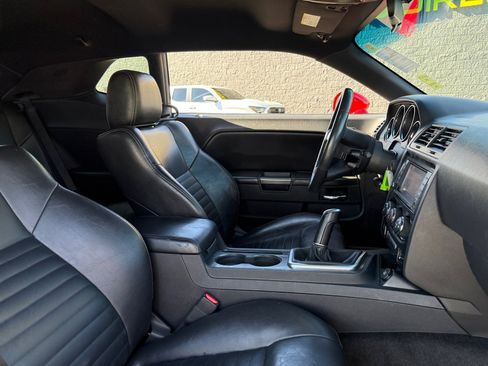 Used 2010 Dodge Challenger R/T image 17
