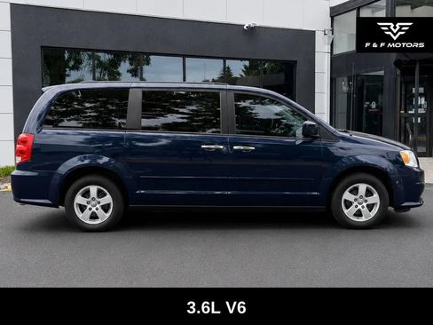Used 2012 Dodge Grand Caravan SXT FWD image 3