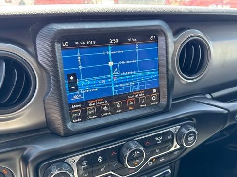 Used 2022 Jeep Gladiator Sport AWD/4WD image 31