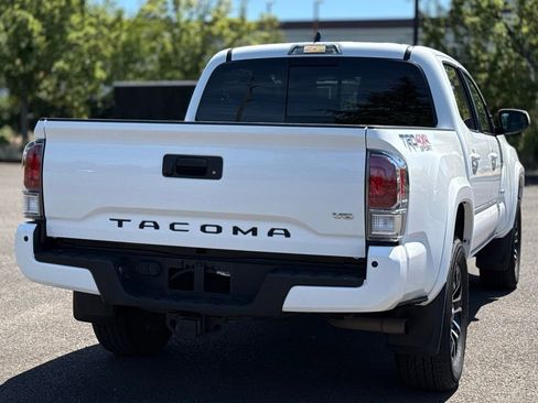 Used 2023 Toyota Tacoma TRD Sport w/ TRD Premium Sport Package AWD/4WD image 5