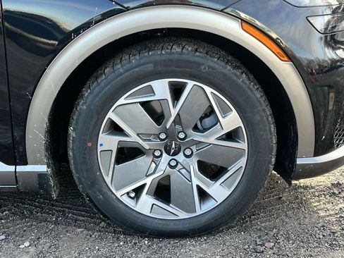 New 2025 Genesis GV60 Advanced image 6