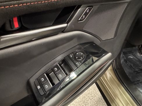 Used 2024 MAZDA MAZDA3 s image 24