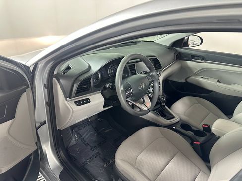 Used 2020 Hyundai Elantra SEL FWD image 16