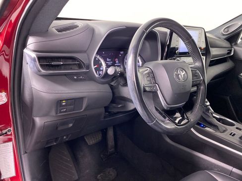 Used 2021 Toyota Highlander XSE image 11