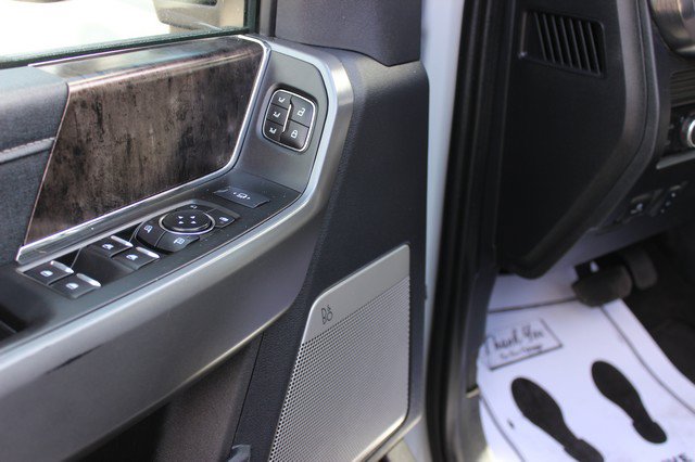 Used 2025 Ford F250 Lariat w/ Black Appearance Package AWD/4WD image 8