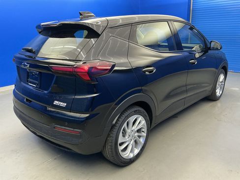 New 2027 Chevrolet Bolt LT w/ Comfort Package FWD image 6