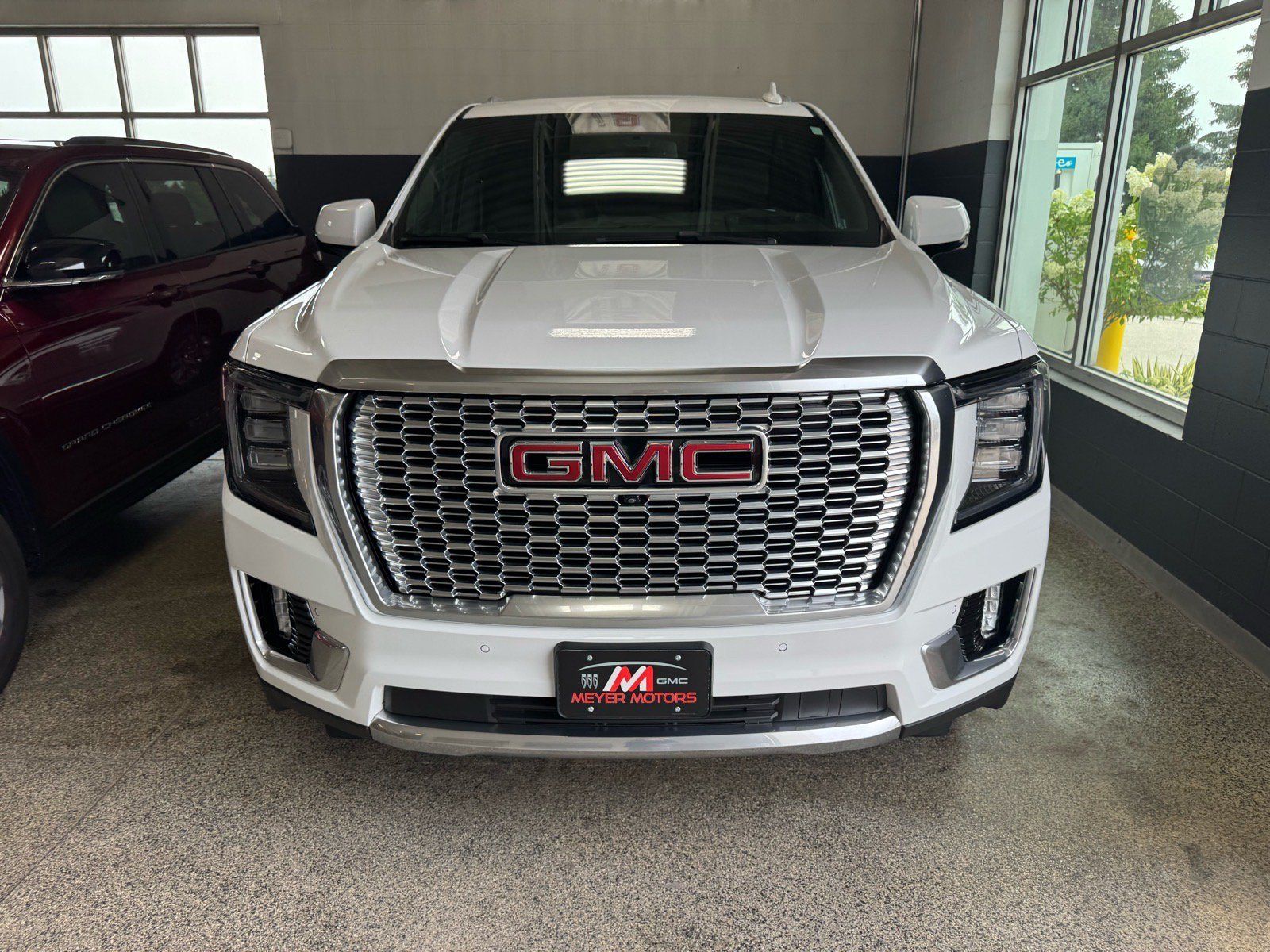 Used 2022 GMC Yukon XL Denali w/ Max Trailering Package AWD/4WD image 2