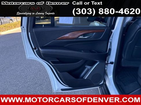 Used 2017 Cadillac Escalade Luxury image 25