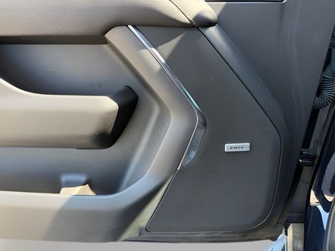 Used 2021 Chevrolet Tahoe Premier AWD/4WD image 12