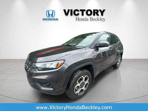 Used 2022 Jeep Compass Trailhawk w/ Trailhawk Convenience Group AWD/4WD image 1