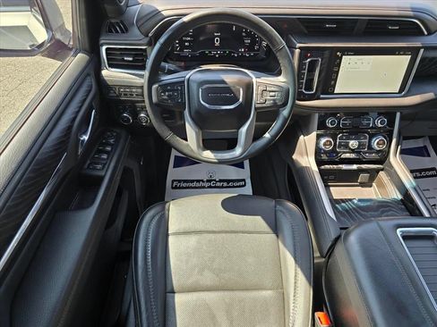 Used 2023 GMC Yukon Denali AWD/4WD image 3