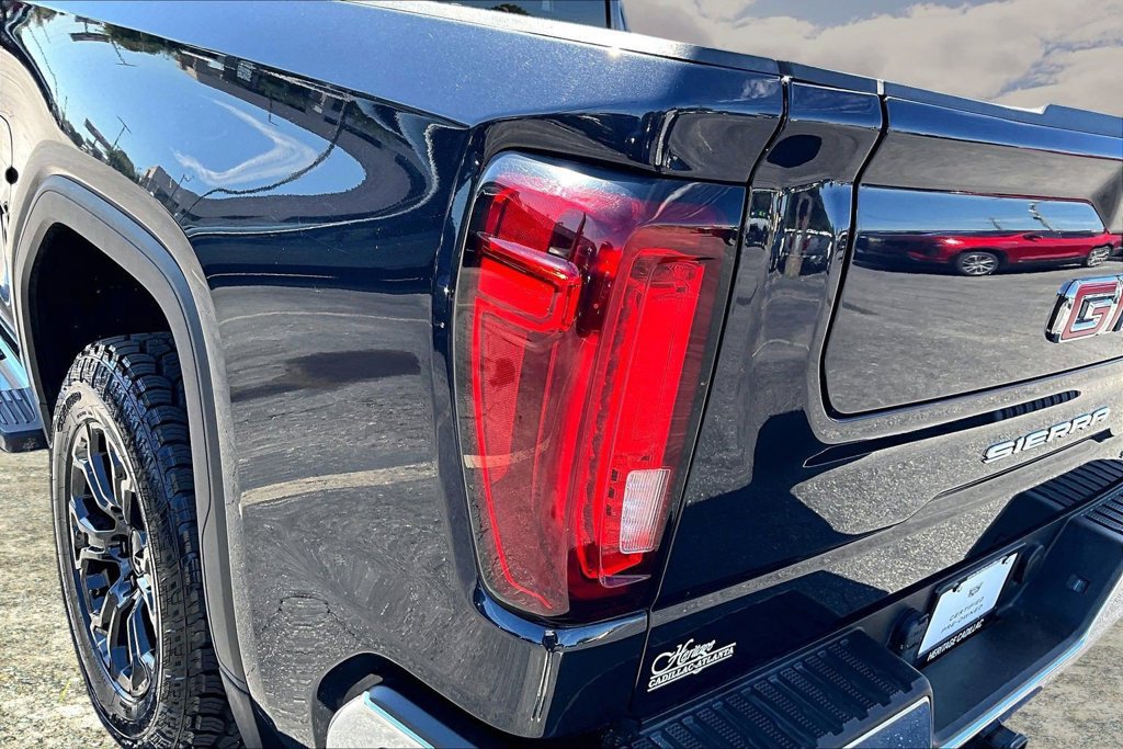 Used 2025 GMC Sierra 1500 SLT RWD image 24