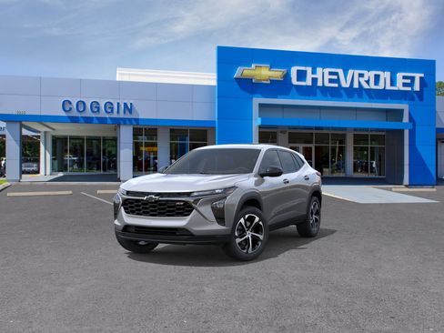 New 2026 Chevrolet Trax RS w/ Sunroof Package FWD image 8