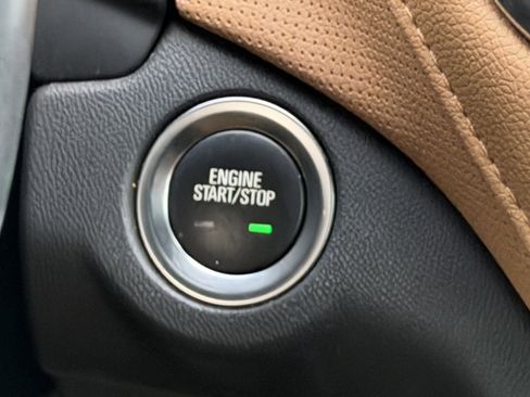 Used 2020 Chevrolet Equinox Premier AWD/4WD image 18