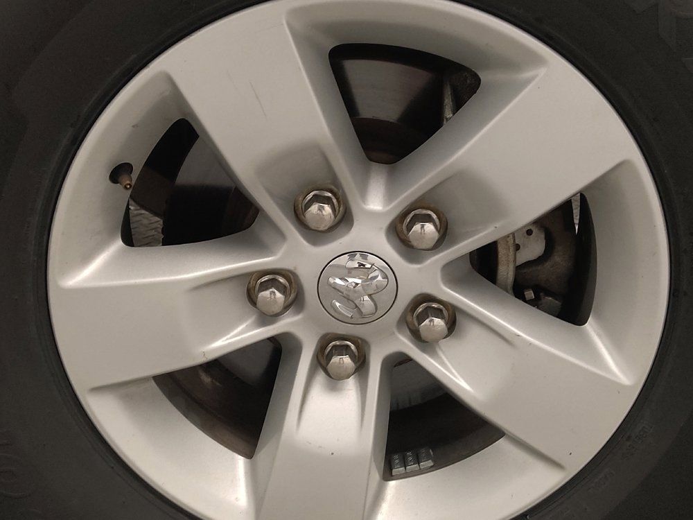 Used 2020 RAM 1500 Classic SLT RWD image 31