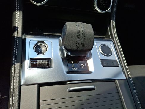 Certified 2025 Jaguar F-PACE R-Dynamic S image 15