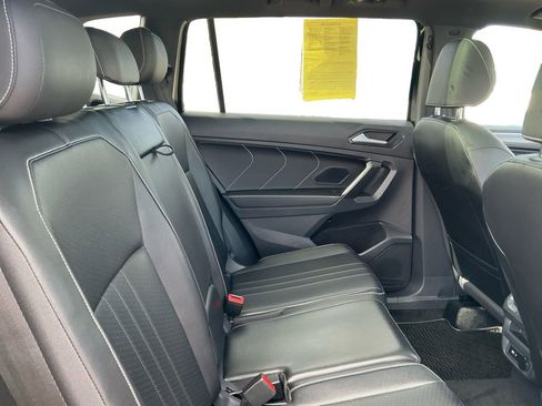 Used 2022 Volkswagen Tiguan SE R-Line AWD/4WD image 19