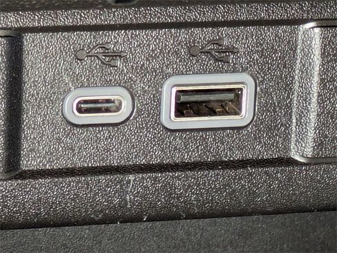 Used 2023 Chevrolet Colorado LT w/ LT Convenience Package image 28