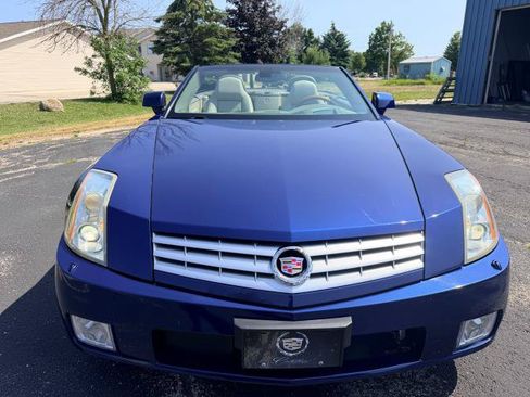 Used 2005 Cadillac XLR RWD image 11