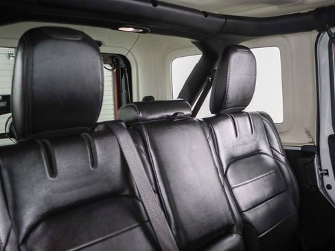Used 2022 Jeep Wrangler Unlimited Sahara w/ Cold Weather Group AWD/4WD image 29