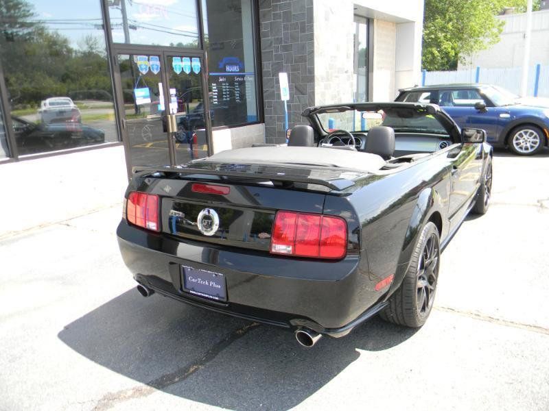Used 2005 Ford Mustang GT RWD image 6