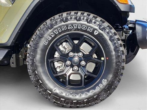 New 2025 Jeep Gladiator Sport image 14