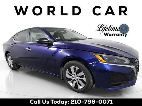 Certified 2024 Nissan Altima 2.5 S image 1