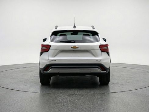 Used 2025 Chevrolet Trax LT w/ LT Convenience Package FWD image 7