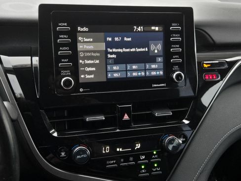 Certified 2022 Toyota Camry SE FWD image 14