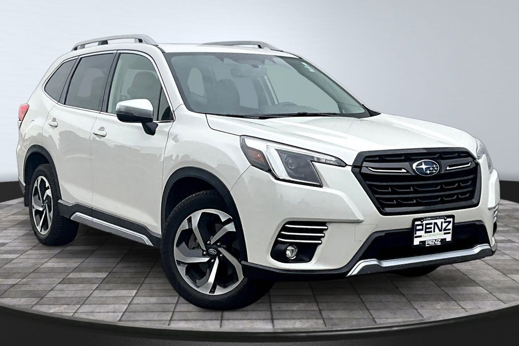 Used 2022 Subaru Forester Touring AWD/4WD image 3