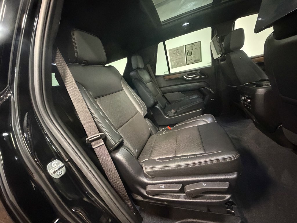Used 2025 GMC Yukon Denali w/ Denali Reserve Package AWD/4WD image 14
