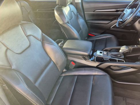 Used 2025 Kia Telluride S image 17