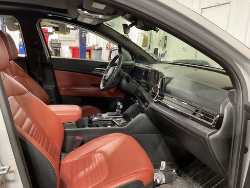 Used 2023 Kia Sportage SX image 12