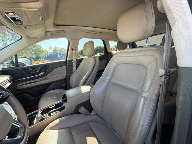 Used 2020 Lincoln Corsair FWD w/ Premium Package image 4