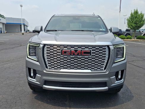 Used 2024 GMC Yukon Denali w/ Advanced Technology Package AWD/4WD image 2