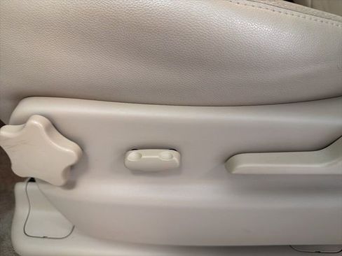 Used 2013 Chevrolet Avalanche LT w/ Suspension Package, Off-Road image 14