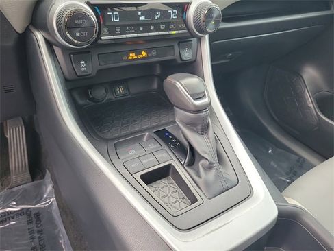 Used 2025 Toyota RAV4 XLE Premium image 21