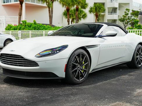 Used 2019 Aston Martin DB11 Volante RWD image 3