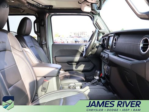 Used 2023 Jeep Wrangler Unlimited Sahara w/ Cold Weather Group AWD/4WD image 9