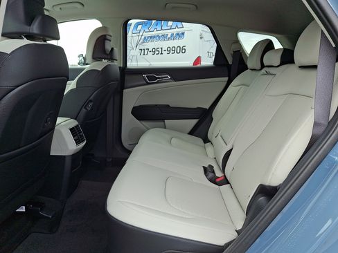 New 2026 Kia Sportage EX image 6